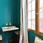 Cozy In The Beautiful Marais Apartment