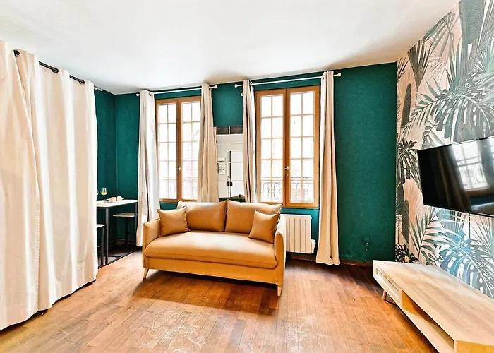 Cozy In The Beautiful Marais * 巴黎