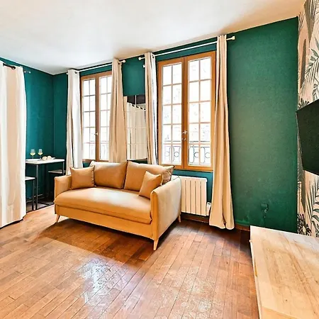 Cozy In The Beautiful Marais Apartment Paris